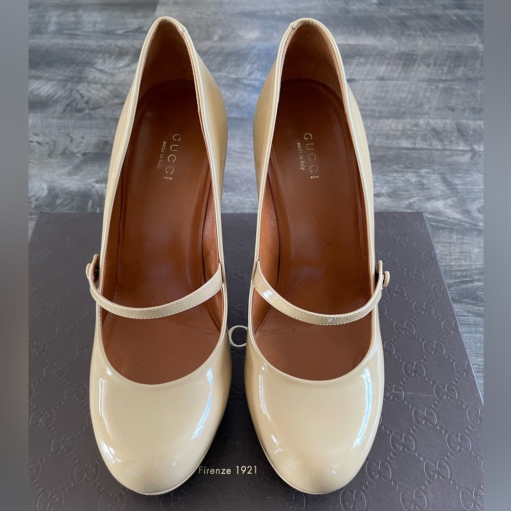 Gucci Tan Heels Sleek Design - Picture 9 of 16